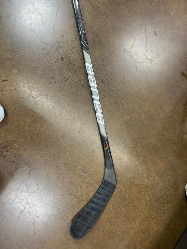 Used Senior Bauer Vapor FlyLite Right Hockey Stick P28