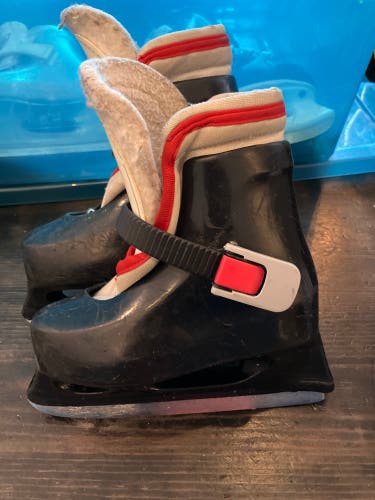 Used Bauer Size 8-9 Lil Champ Hockey Skates