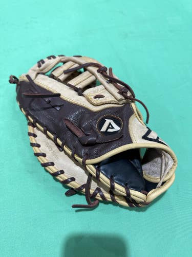 Used Akadema Left Hand Throw First Base Baseball Glove 11.5"