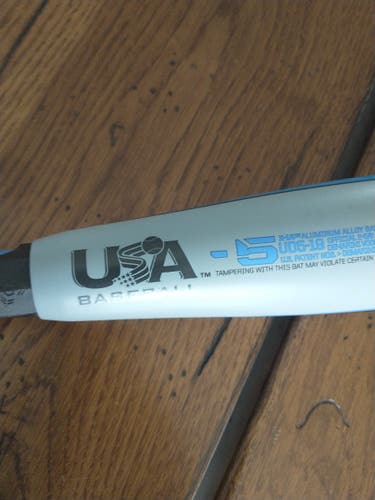 Used 2019 DeMarini Composite Voodoo Bat (-5) 25 oz 30"
