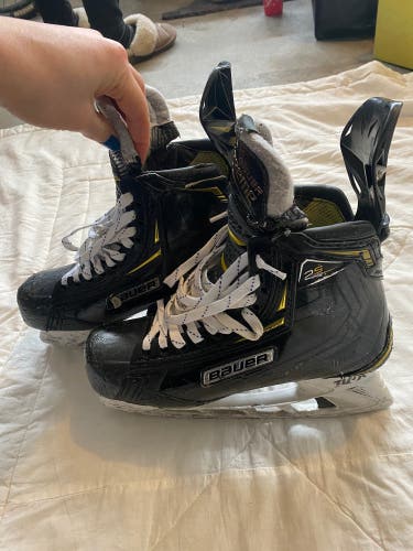 Used Bauer Regular Width Pro Stock Size 7.5 Supreme 2S Pro Hockey Skates