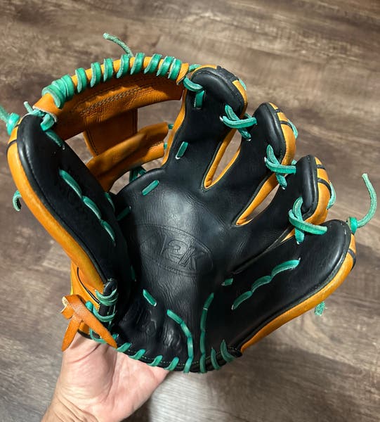 A.H.P.L. モクヘン Matt Chapman Wilson A2k | SidelineSwap | Buy and Sell on SidelineSwap