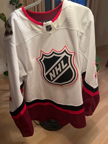 NHL 2022 VEGAS ALL STAR JERSEY LARGE , 54