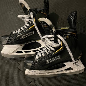 Used Bauer Regular Width Size 9 Supreme 2S Hockey Skates