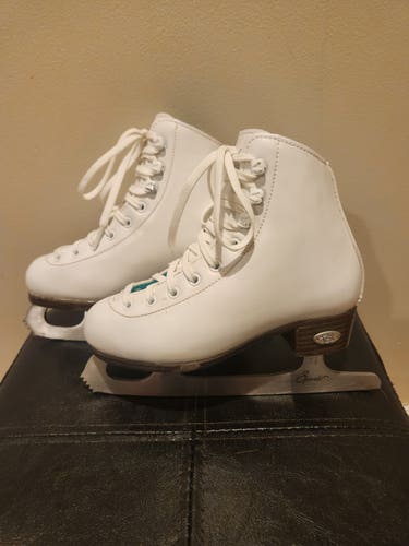 Used Riedell Opal Jr. Figure Skates Size J13