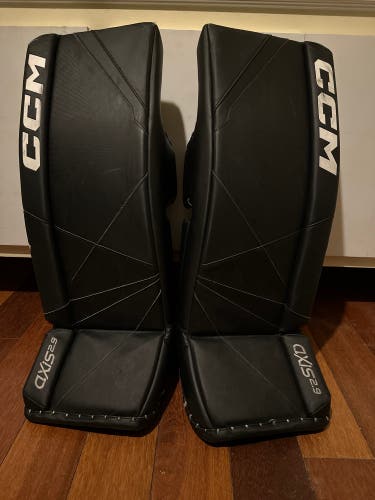 30" CCM  Axis 2.9 Goalie Leg Pads