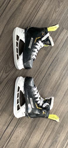 Used Bauer Size 11 Supreme 2S Hockey Skates