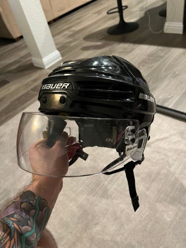 BARELY USED Medium Bauer Re-Akt 100 Helmet With Bauer HDO Pro Visor