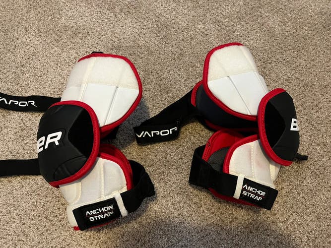 Senior Bauer Vapor 1x knee guards