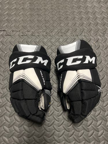 CCM 13"  Vector Gloves