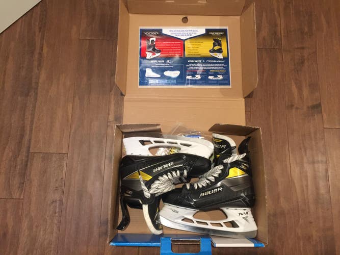 Senior New Bauer Supreme 3S Pro Hockey Skates Regular Width Size 9