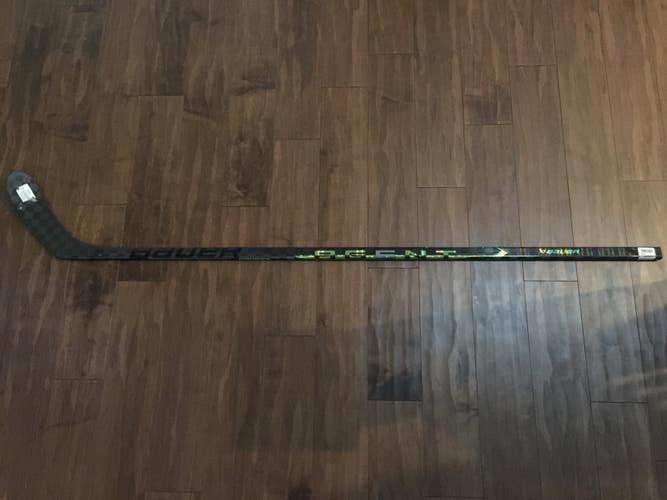 New Senior Bauer Right Handed Ag5nt Hockey Stick P29