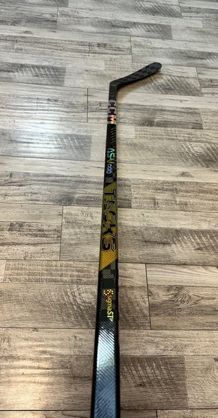New! 70 Flex Right Hand P29 Super Tacks AS-V PRO Hockey Stick