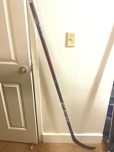New Right Handed Pro Stock Jetspeed Team Hockey Stick