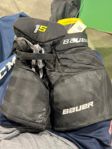 Youth Used Small Bauer Supreme 1S Hockey Pants