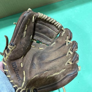Used Wilson A800 Right Hand Throw Infield Baseball Glove 11.5"