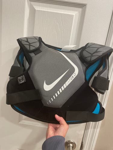 Nike youth xl lacrosse chest protector NOCSAE