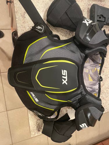 Stx stallion 200 + lacrosse chest protector medium