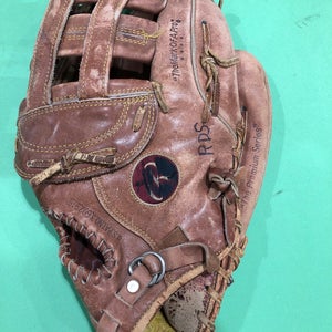 Used Rawlings Right-Hand Throw Outfield Softball Glove (14")