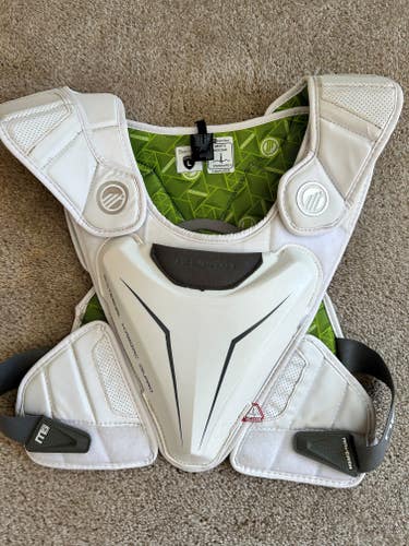 Used Adult Large Maverik M5 Shoulder Pads