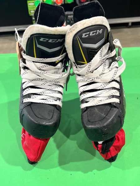 Junior Used CCM Hockey Skates D&R (Regular) 4.5