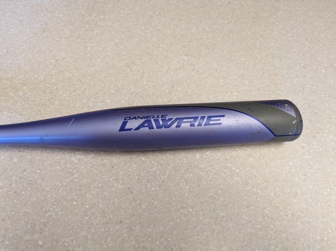 Used AXE Alloy Danielle Lawrie Bat (-12) 16 oz 28"
