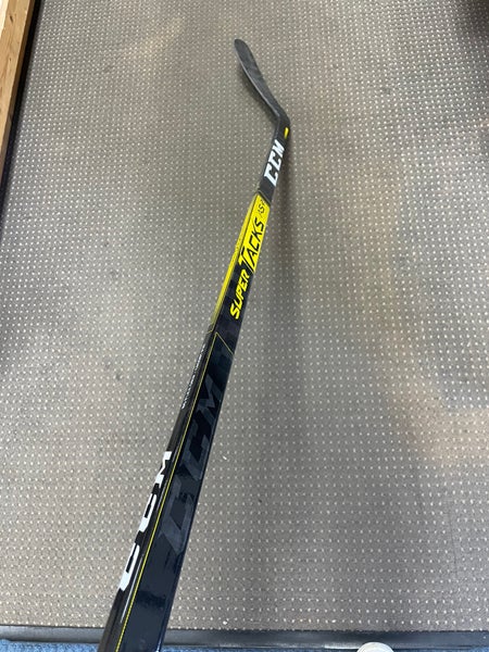 Senior Left Hand P29 Super Tacks AS2 Pro Hockey Stick