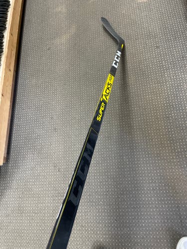 Intermediate Left Hand P88  Super Tacks AS2 Pro Hockey Stick