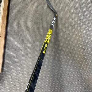 Intermediate Left Hand P29  Super Tacks AS2 Pro Hockey Stick