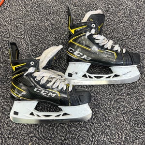Senior Used CCM Super Tacks 9370 Hockey Skates D&R (Regular) 9.0