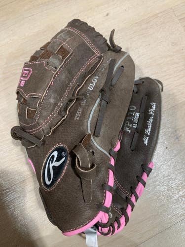 Used Rawlings FP110 Right-Hand Throw Infield Softball Glove (11")