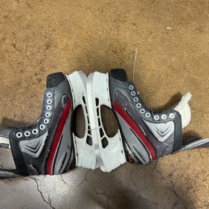 Used Junior Bauer Vapor Hockey Skates D&R (Regular) 3.0