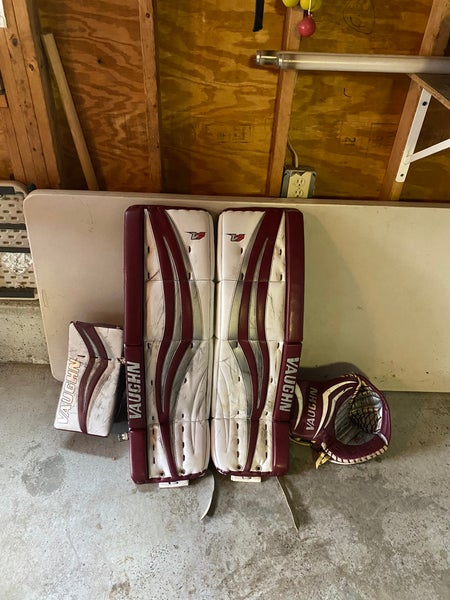 35" Vaughn Pro Stock Velocity V7 Goalie Leg Pads