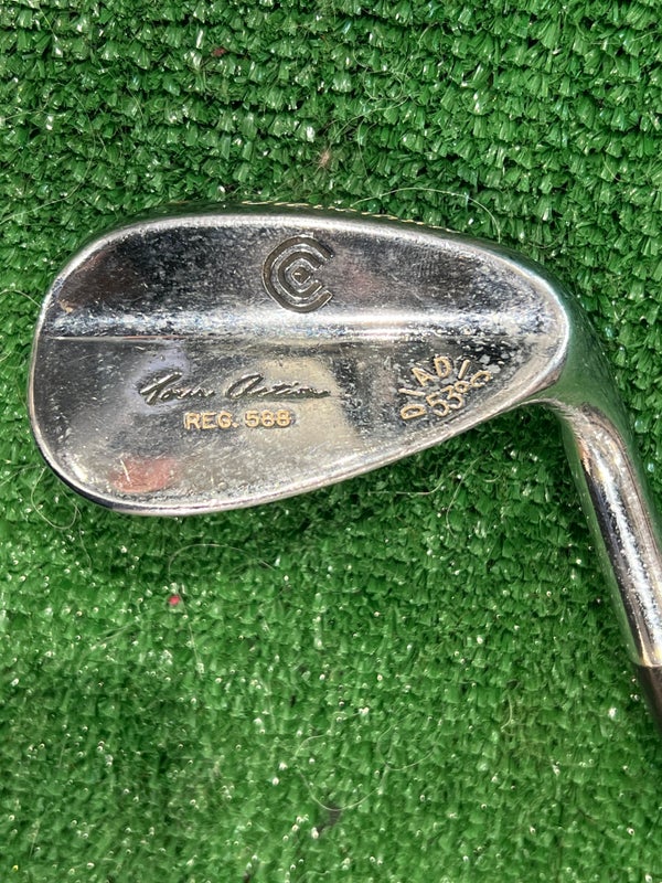 Used Men's Cleveland tour action Right Wedge 53