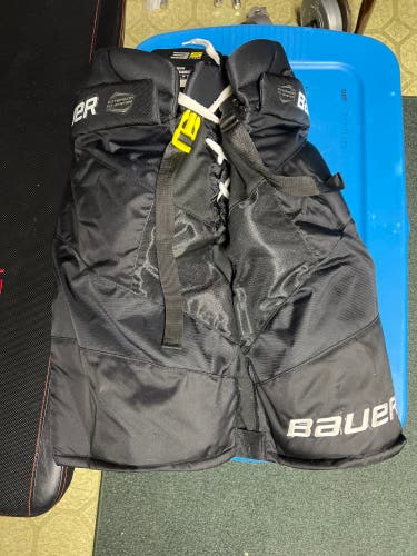 Senior Medium Bauer  Supreme 3S Pro Hockey Pants