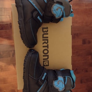 Like New Size 4.0 (Women's 5.0) Burton Grom Snowboard Boots