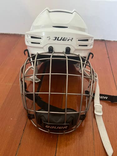 Used Medium Bauer Re-Akt 75 Helmet Combo