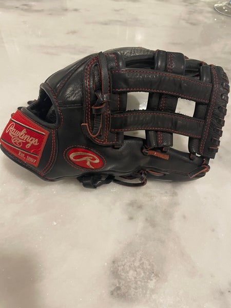 Used Right Hand Throw Rawlings Outfield R9 Baseball Glove 12"