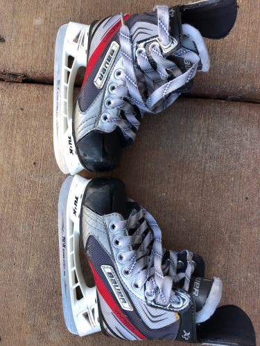 Used Bauer 11Y Vapor 3X Hockey Skates