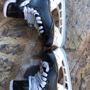 Used Bauer Size 8 Supreme Hockey Skates
