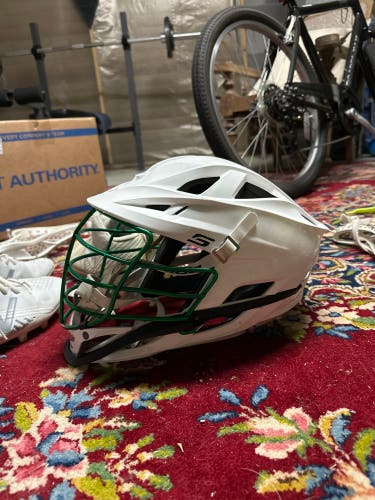 Player's Cascade S Helmet