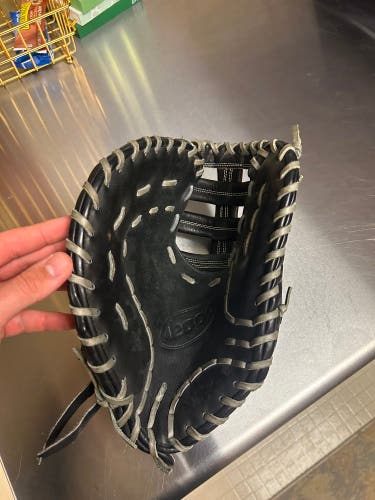 A2000 Wilson First base Glove
