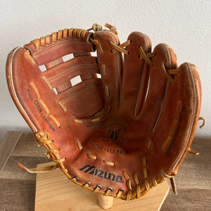 Mizuno MZ1310 RHT Baseball Glove