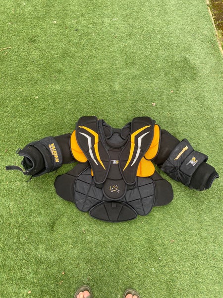 Used Large Vaughn Velocity V7 Goalie Chest Protector