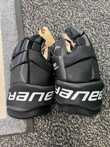 Used Bauer Supreme 150 Gloves 12"