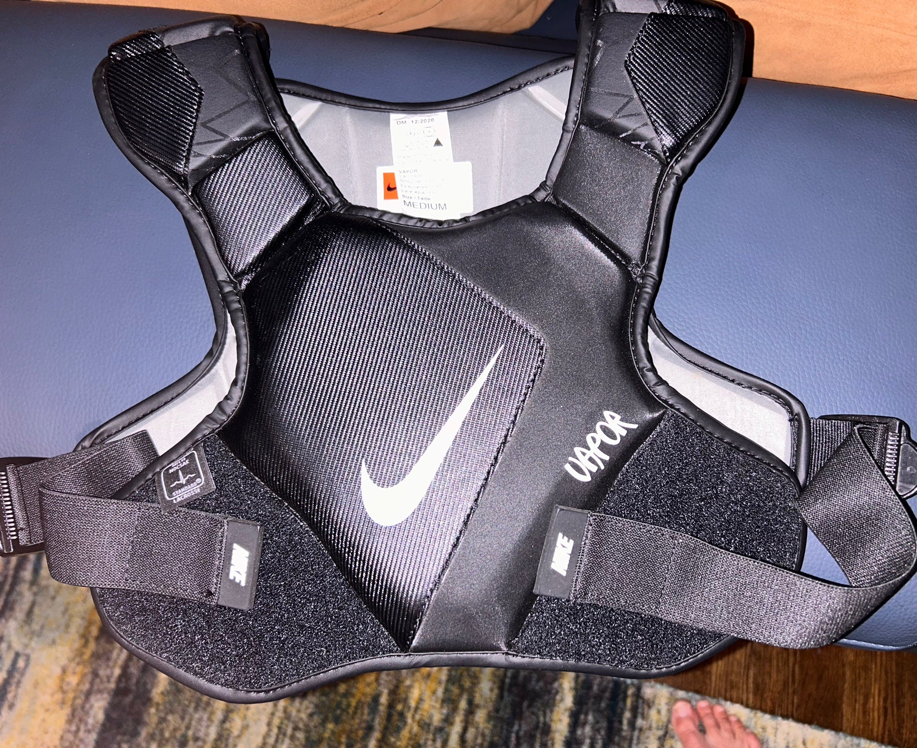 Nike Vapor Elite Lacrosse Shoulder Pad Liner, Men's, Large, White