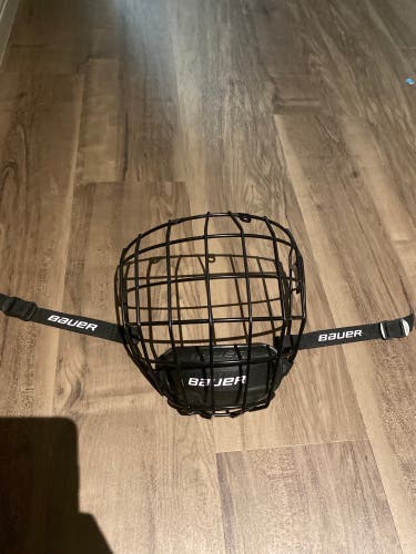 Medium Bauer Cage