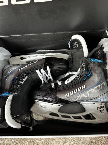 Brand New Bauer Hyperlite Skates