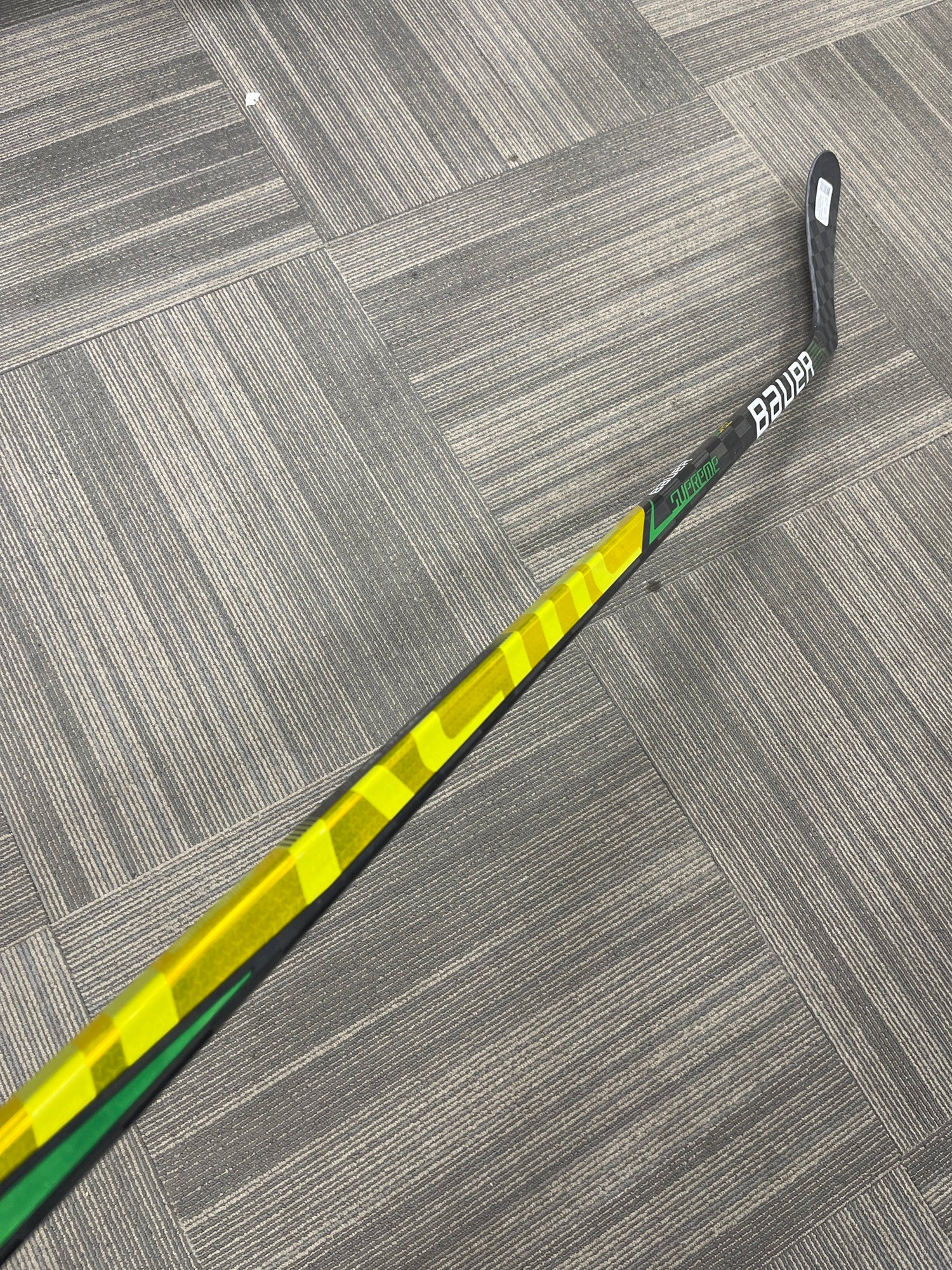 New Left Hand Mako M5 Hockey Stick