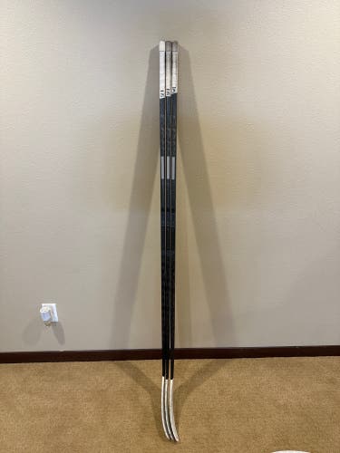 Senior Right Handed P28 Trigger 6 Pro Hockey Stick